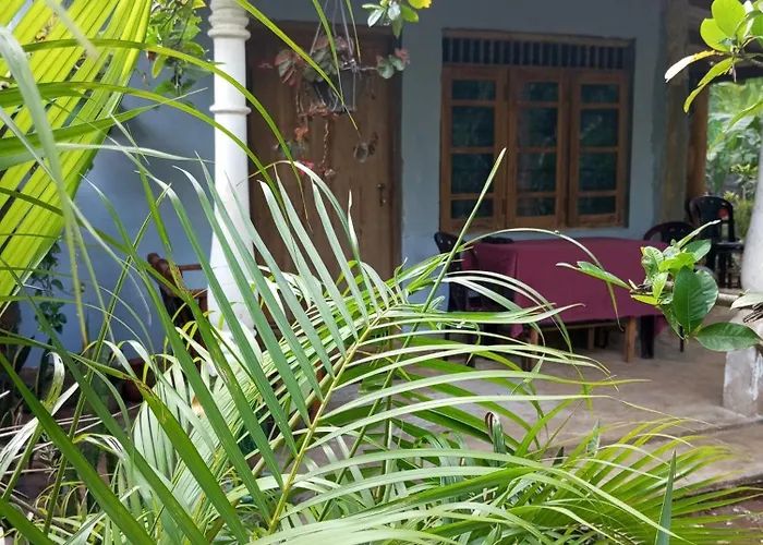 Sigiri Hunter Homestay & Hostel & Guide Room
